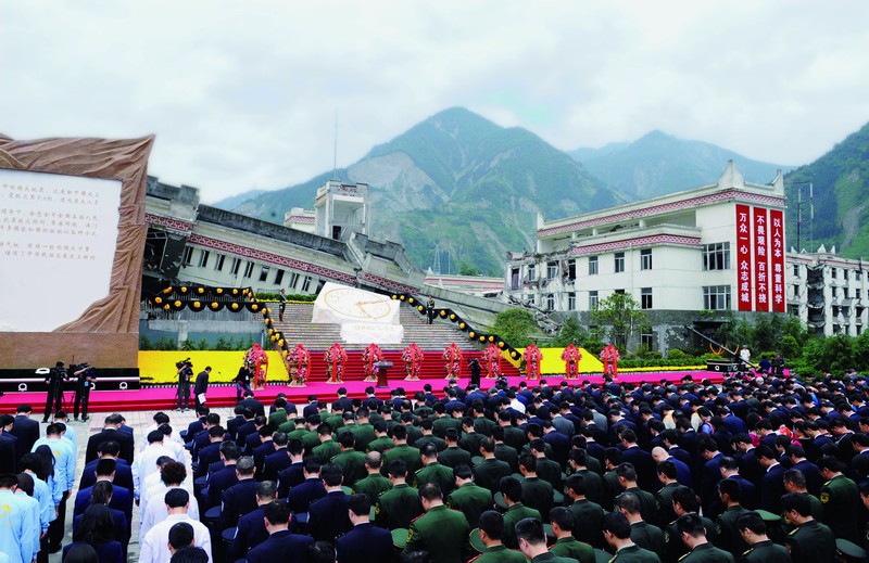 鄧小平在1978年12月召開(kāi)的中共十一屆三中全會(huì)，開(kāi)創(chuàng)了我國(guó)改革開(kāi)放的社會(huì)主義現(xiàn)代化建設(shè)的新時(shí)期。