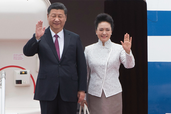 習(xí)近平專機(jī)抵達(dá)香港
